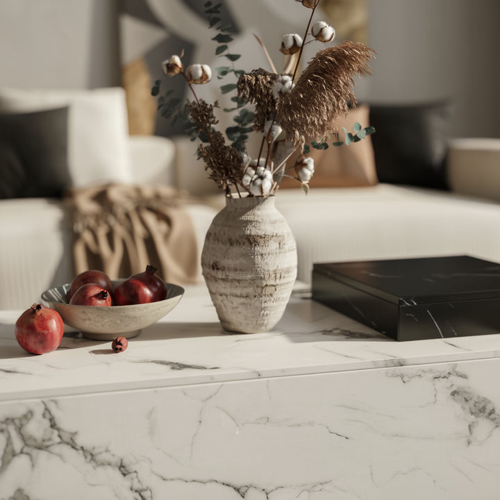 Design-Wohnzimmertisch mit zwei Ebenen in moderner Marmoroptik _