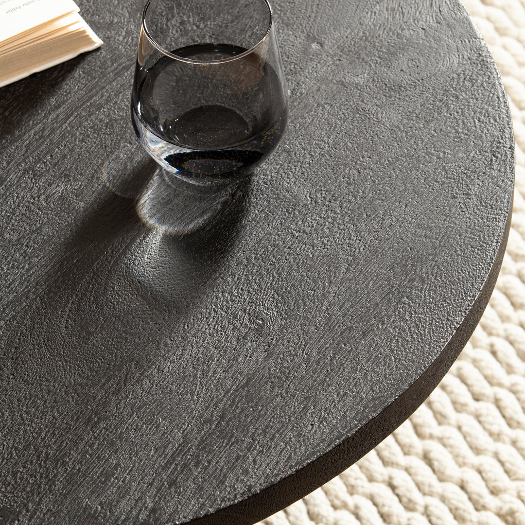 Couchtisch rund in Schwarz, aus Massivholz Mango, 60x60x33cm, Dreibein-Design, Niedrig, Modern, mit Naturholzmaserung