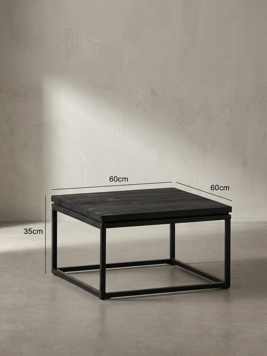 Technisches Bild des Couchtisches mit genauen Maßen: Breite 60 cm, Tiefe 60 cm und Höhe 35 cm, ideal für die Raumplanung im Wohnzimmer._