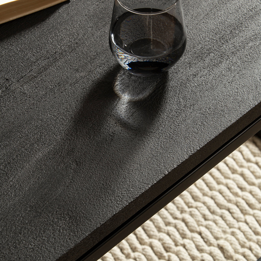 Couchtisch aus Mango Massivholz und Metall, Quadratisch, Natürliche Holzmaserung, Moderner Stil