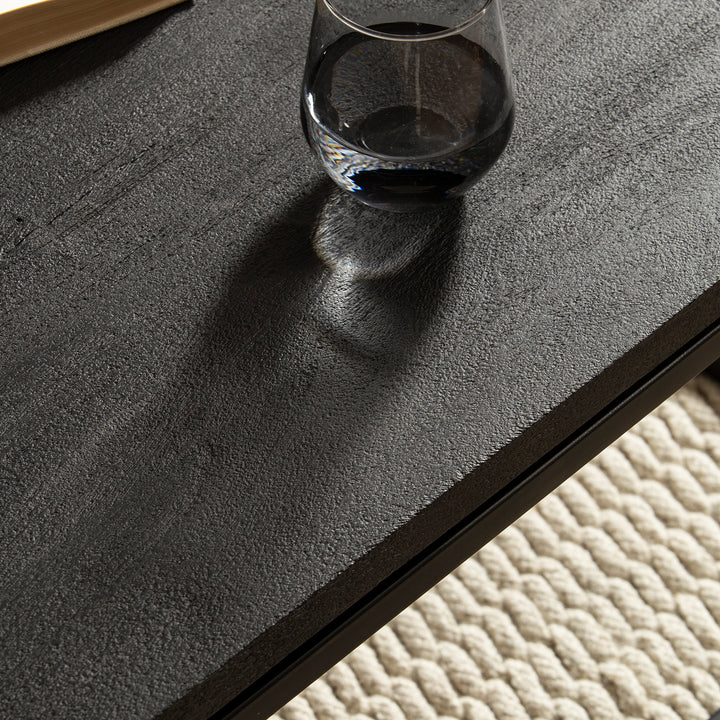 Couchtisch aus Mango Massivholz und Metall, Quadratisch, Natürliche Holzmaserung, Moderner Stil