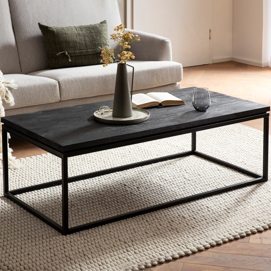 Couchtisch aus Mango Massivholz und Metall, Quadratisch, Natürliche Holzmaserung, Moderner Stil