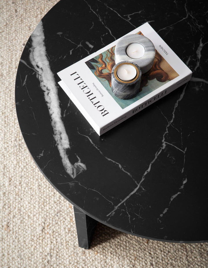 Couchtisch rund in Stein-Optik – modernes Design in Großformat