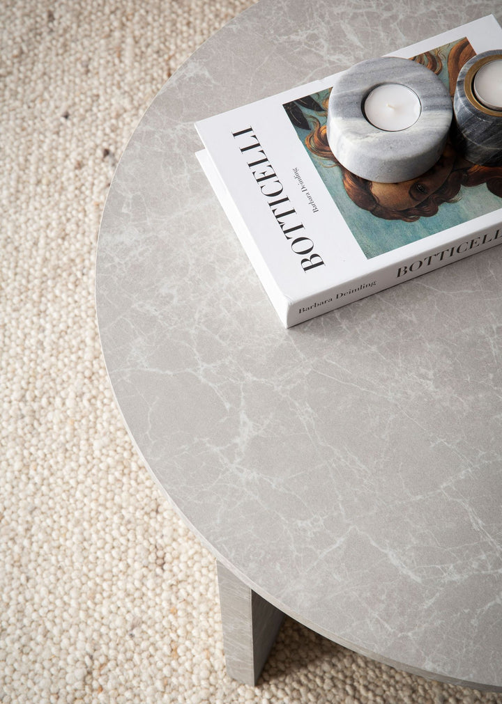 Couchtisch rund in Stein-Optik – modernes Design in Großformat