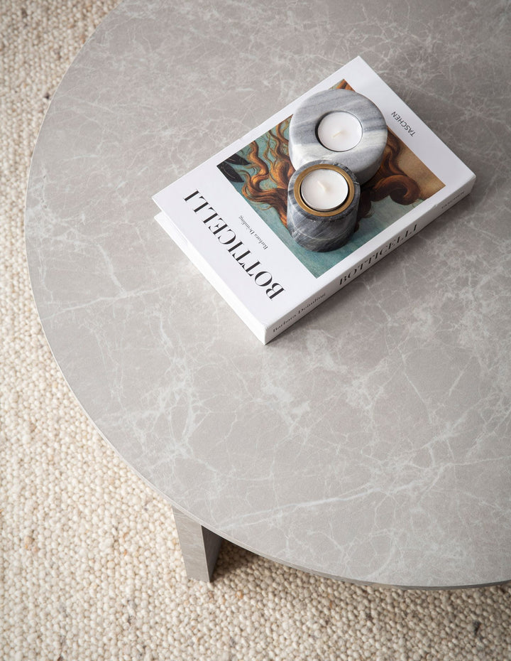 Couchtisch rund in Stein-Optik – modernes Design in Großformat