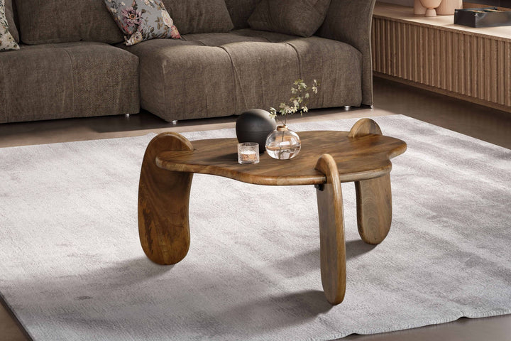 Couchtisch in Walnussfarbe aus Mangoholz Massiv, Niedriges Dreibein-Design, Organisch, 78x78x39.5cm