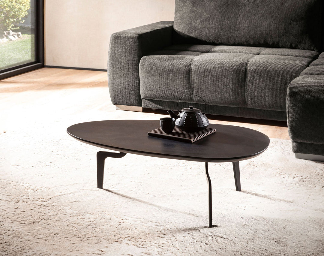 Couchtisch in Schwarz aus massivem Mangoholz, niedriges Design, 86x50x30 cm