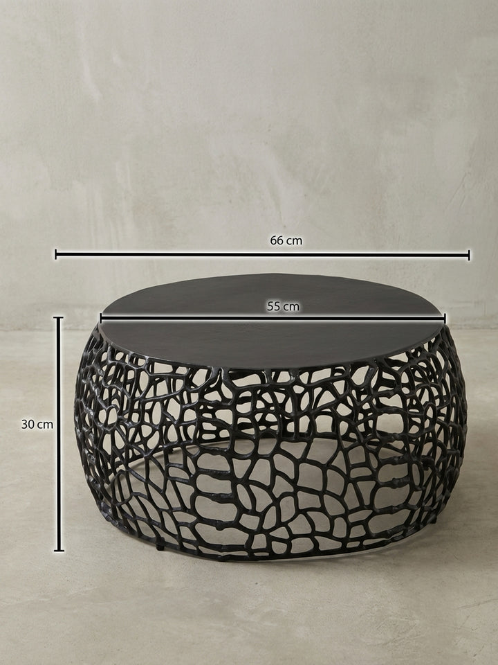 Technische Zeichnung des runden Couchtischs mit exakten Maßen: Breite 66 cm, Höhe 30 cm und Durchmesser der Tischplatte 55 cm, aus Aluminium gefertigt._