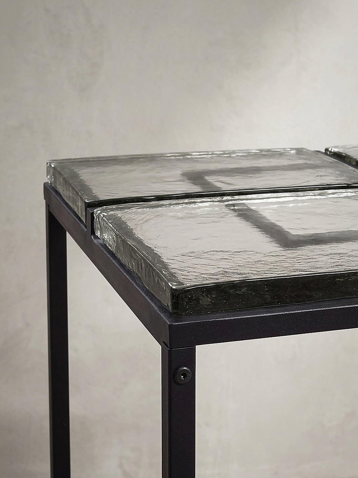 Couchtisch Quadratisch in Schwarz aus Glas und Metall, 58x58x43.5 cm – Ansicht 5