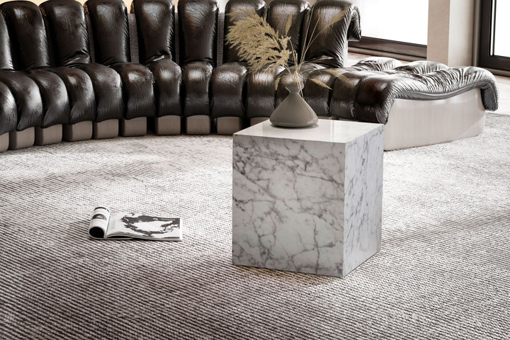 Couchtisch MONOBLOC in Hochglanz mit Marmor-Optik, Würfelform