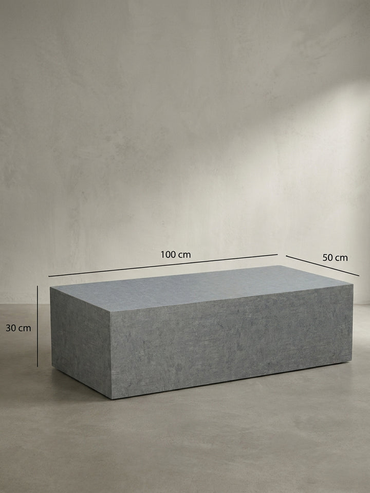 Technische Skizze für den Monoblock-Couchtisch in Beton-Optik mit exakten Maßangaben von 100 cm Länge und 30 cm Höhe._