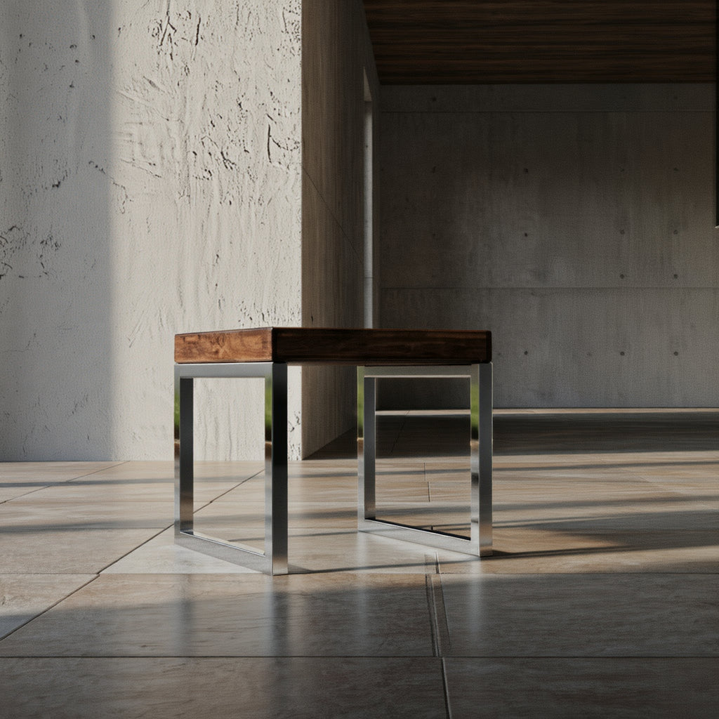 Stilvoller Beistelltisch mit Massivholzoberfläche und kubischem Metallgestell – KADIMA DESIGN_