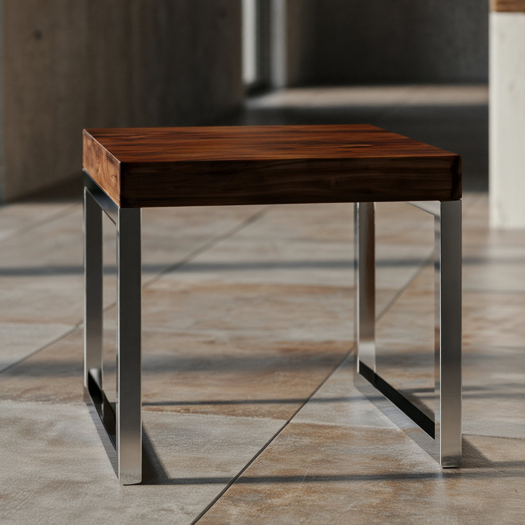 Couchtisch aus Sheesham-Massivholz mit modernem Metallgestell im minimalistischen Design – KADIMA DESIGN_