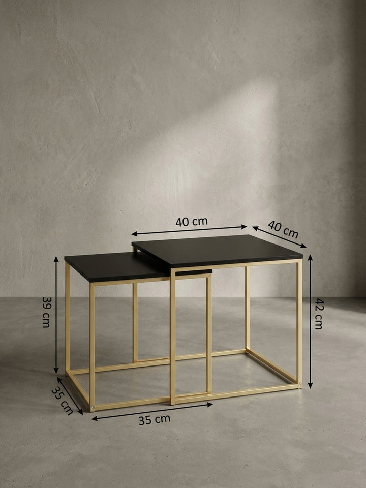 Technische Zeichnung für den quadratischen Satztisch mit genauen Maßangaben von 40x40x42 cm und 35x35x39 cm zur präzisen Planung im Raum._