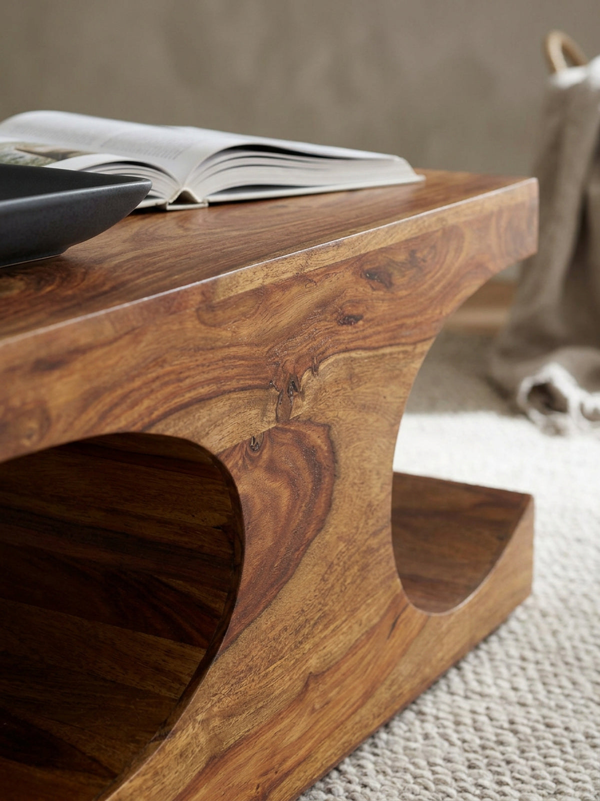 Couchtisch TEKO Massivholz_ 2 Ablagefächer_ 118x38x70 cm_ handgefertigt_ pflegeleicht - KADIMA DESIGN_Farbe_ Braun_ Größe_ 118x70x38 cm_