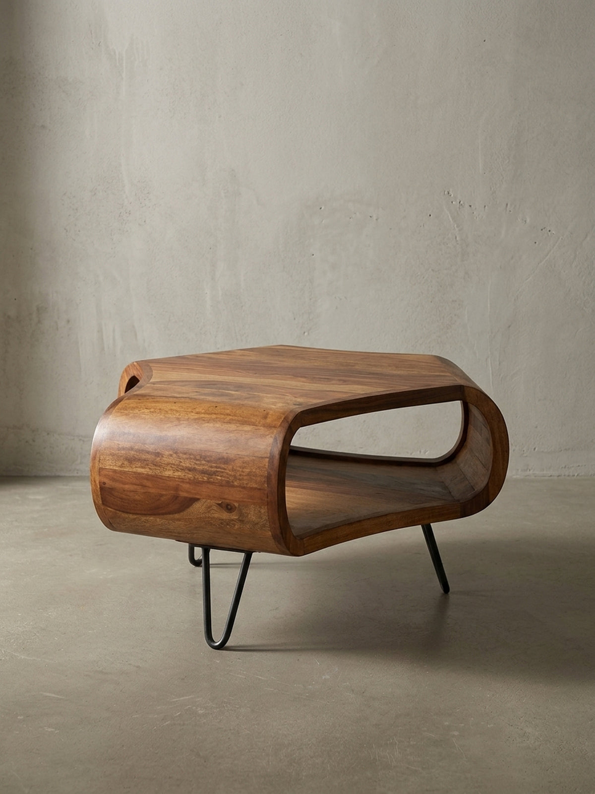 Technische Zeichnung des Sheesham Couchtisches mit genauen Maßangaben. Der 55x55cm breite und 38cm hohe Wohnzimmertisch verfügt über ein 47x47x17cm großes Innenfach für optimalen Stauraum.