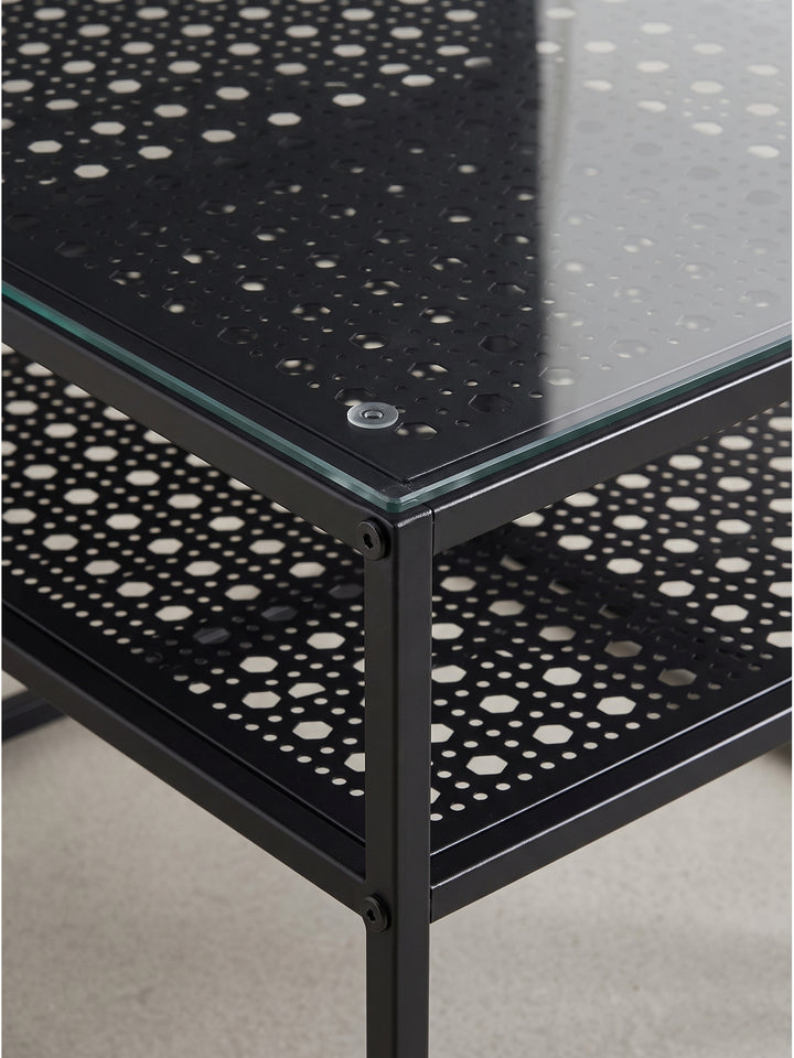 Gesamtübersicht des modernen Couchtisches 60x60 cm als eleganter Mittelpunkt für zeitgemäße Einrichtungskonzepte_