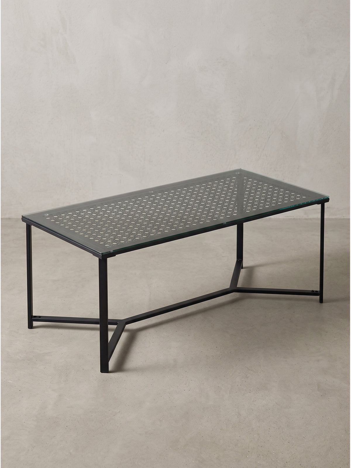 Couchtisch aus Sicherheitsglas und schwarzem Metallgestell 100x50 cm in Frontalansicht