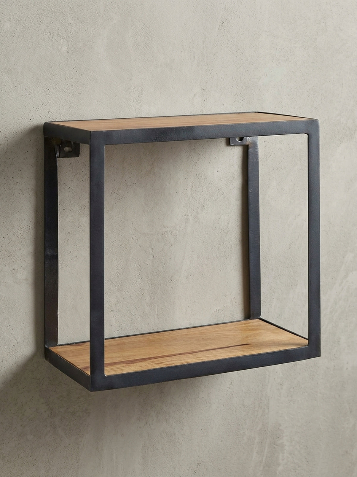 Gesamtübersicht des eleganten Wandregals im Loft-Stil. Die Kombination aus massiver Holzablage und schwarzem Metall macht das 35 cm hohe Regal zum vielseitigen Deko-Highlight._