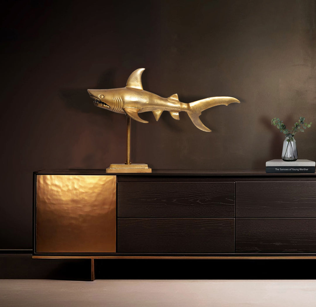 Dekofigur Hai Aluminium Maritim 70 cm mit Sockel - Design Metall Deko Alu Modern - Tischdeko Wohndeko Aluminiumdekoration - Dekoration Wohnaccessoire_