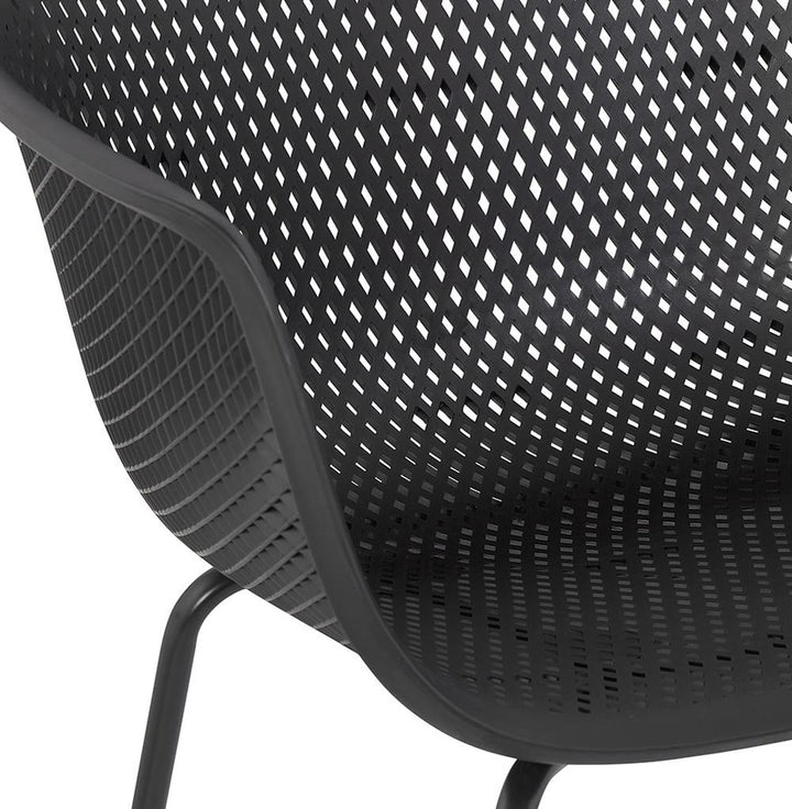 Loungestuhl schwarz matt mit Perforation - zeitgemäßes Design von Kadima Design_