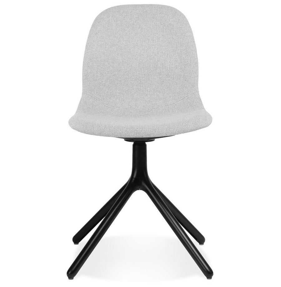 Gepolsterter Küchenstuhl hellgrau - 44 cm Sitzbreite - modernes Design mit schwarzem Metallfuß für Gastronomie von Kadima Design_