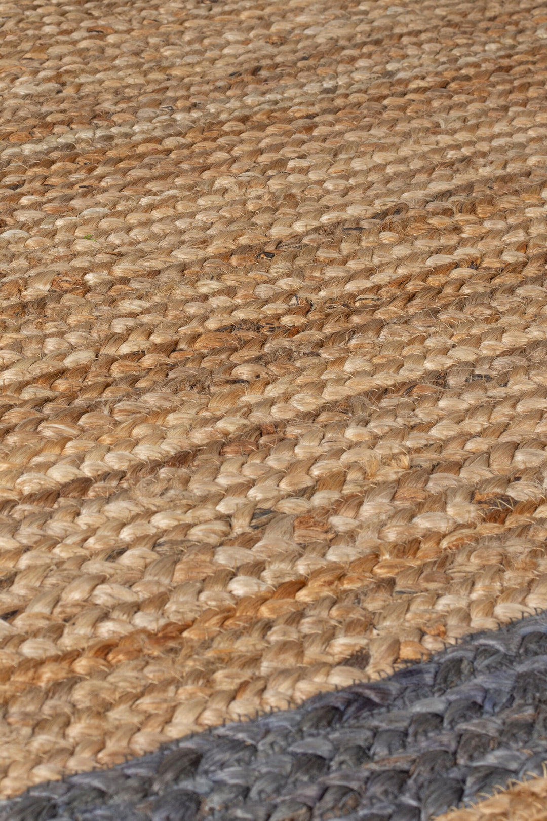 Einzigartiger handgearbeiteter Jute-Teppich_Braun-Grau_Läufer_