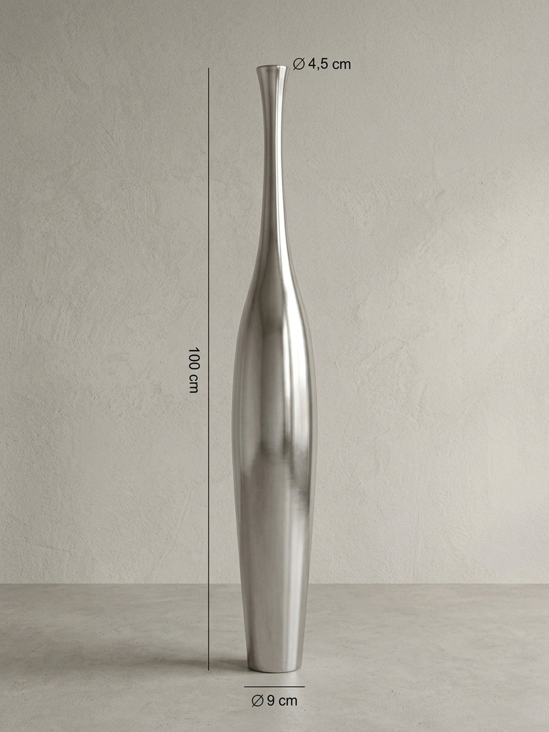 Aluminum polished exterior hochwertig in perspektivischer Ansicht zeigt Form und Proportionen 13x13x100 cm auf Studiohintergrund_