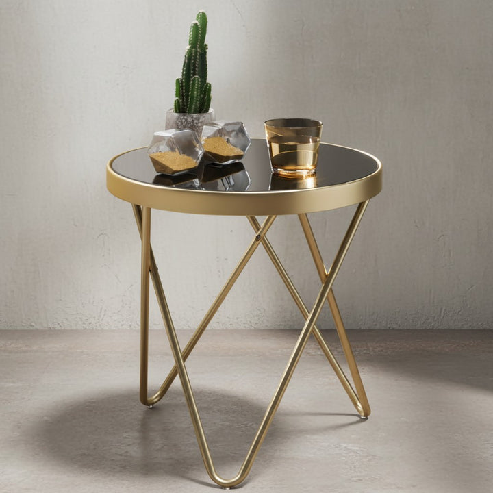 Eleganter Beistelltisch_ Kupfer und Glas_ V-förmige Beine_ filigranes 70er-Jahre Design_ pflegeleicht - KADIMA DESIGN_Farbe_ Gold_ Größe_ 42x42x46 cm_