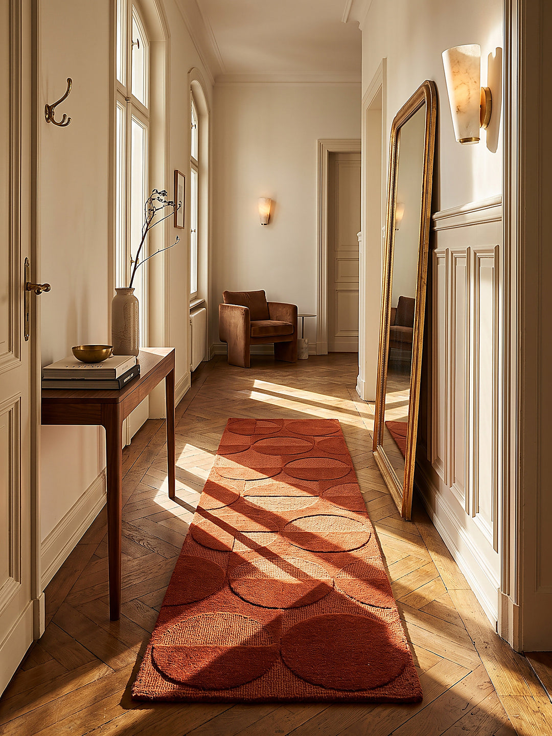 Teppich Terrakotta Läufer im modernen Wohnzimmer_