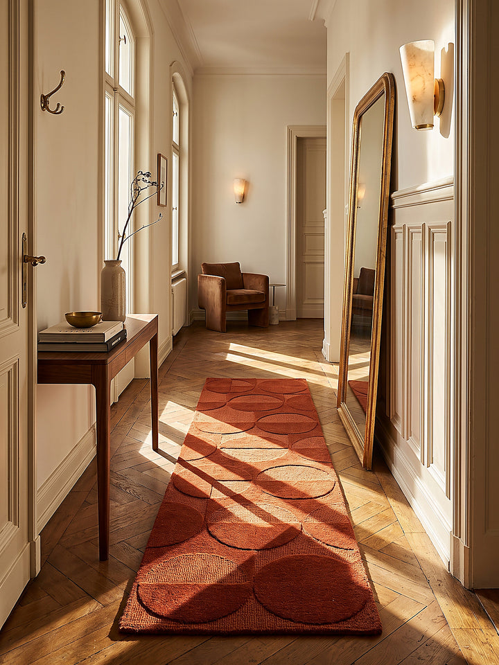Teppich Terrakotta Läufer im modernen Wohnzimmer_