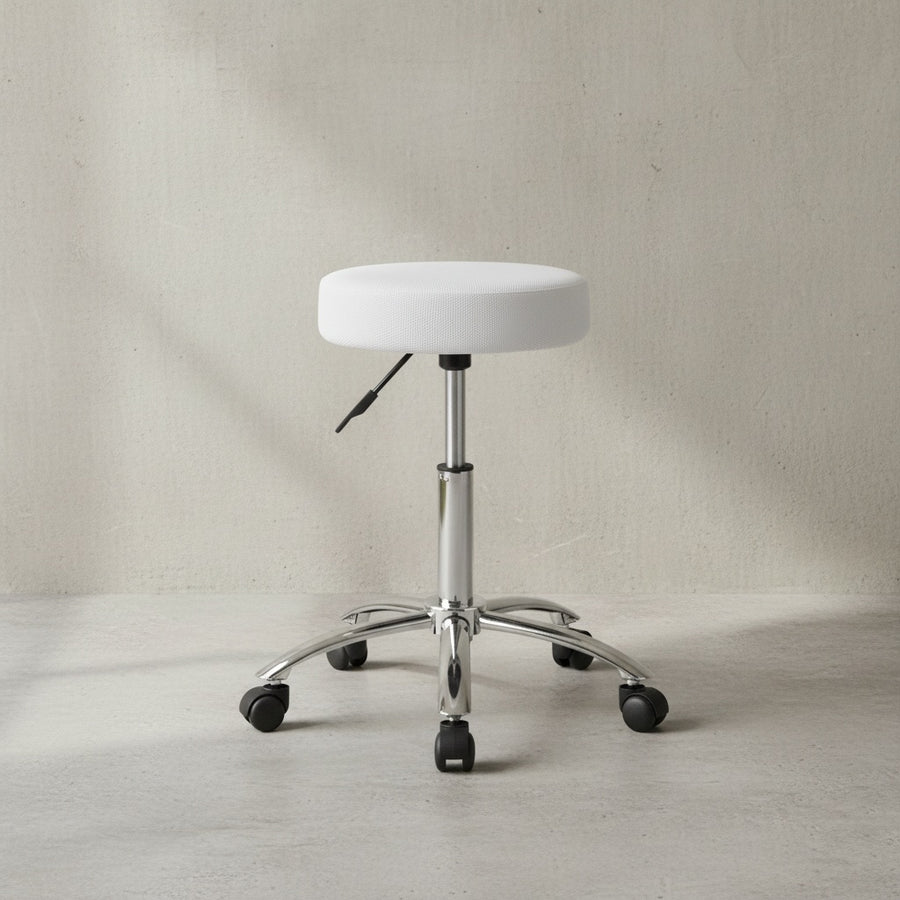 Ergonomischer Rollhocker ARNO mit gepolsterter Sitzfläche_ 360° drehbar_ bis 100 kg_ Schwarz/Weiß - KADIMA DESIGN_Farbe_ Weiß_ Größe_ 55x55x70 cm_