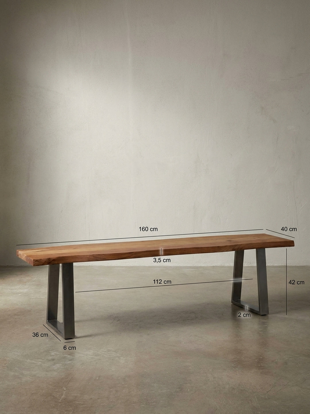 Die Esszimmerbank mit exakten Maßen: 160 cm Länge, ca. 40 cm Tiefe und 45,5 cm Höhe, ideal für die Planung Ihres Essbereichs._