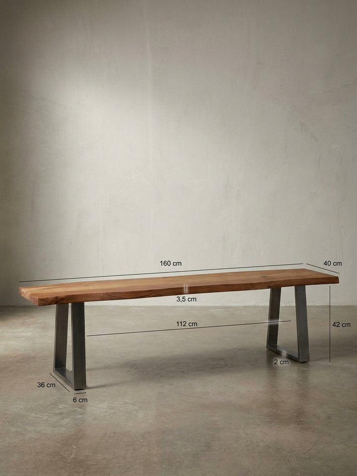 Die Esszimmerbank mit exakten Maßen: 160 cm Länge, ca. 40 cm Tiefe und 45,5 cm Höhe, ideal für die Planung Ihres Essbereichs._