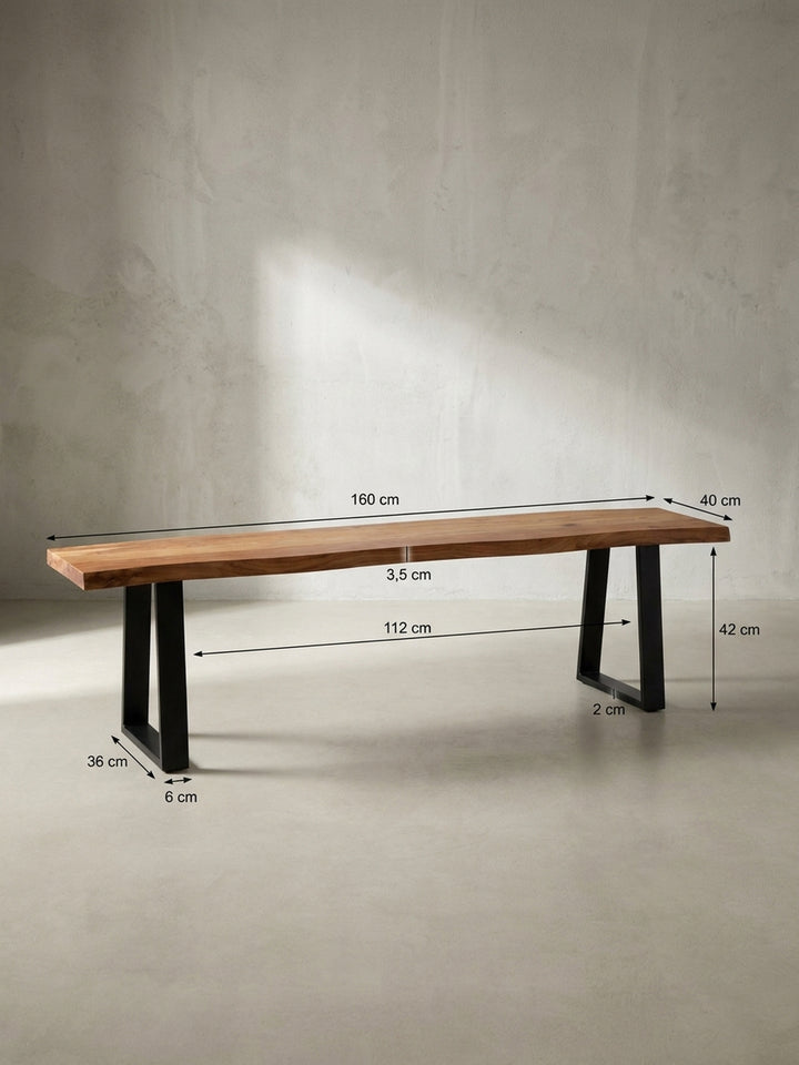 Sitzbank aus Akazienholz mit exakten Maßen: Länge 160 cm, Tiefe ca. 40 cm und Höhe 45,5 cm, ideal für die Planung Ihres Esszimmers._