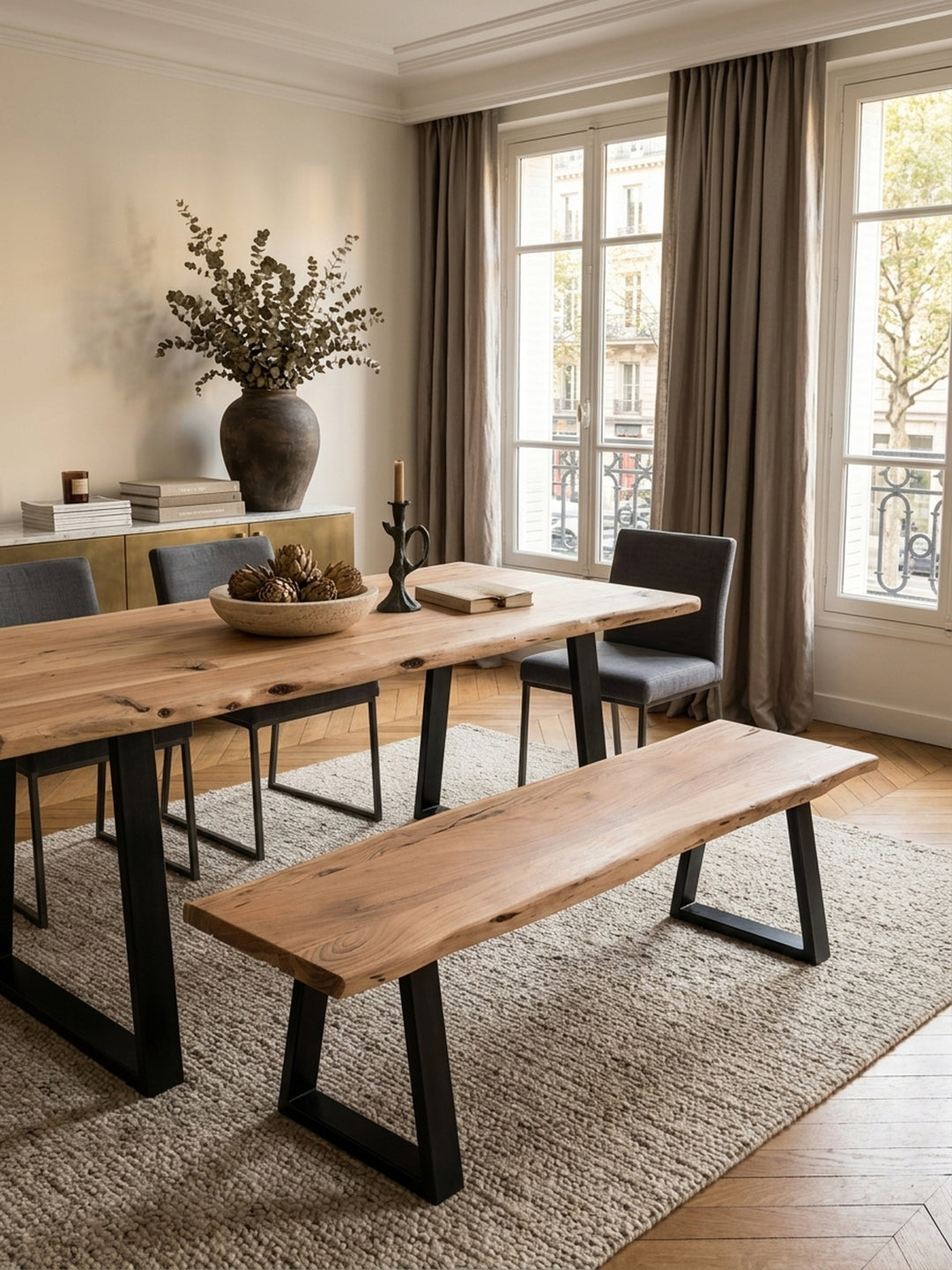 Esstisch Akazie Massivholz schwarz 160x40x45 cm in stilvoller Esszimmer-Einrichtung mit Dekoration und Accessoires aus der Vogelperspektive_