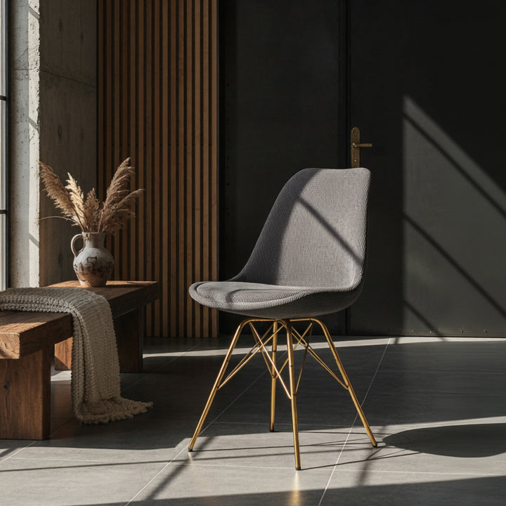 Elegante Esszimmerstühle im 2er-Set mit dunkelgrauem Stoffbezug und goldenen Beinen – modern, bequem und zeitlos _