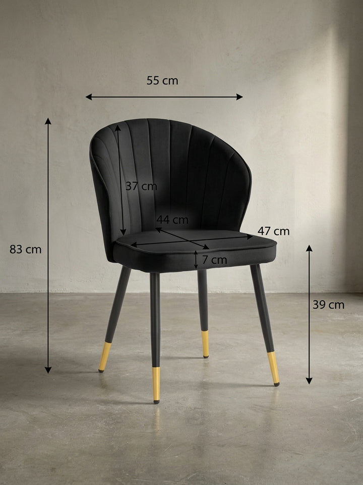 Technische Zeichnung des schwarzen Esszimmerstuhls mit genauen Abmessungen von 53x55x83 cm und detaillierter Bemaßung der geschwungenen Rückenlehne._