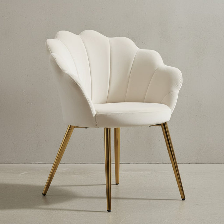 Esszimmerstuhl TULIP_ Skandinavisches Design_ Samtbezug_ goldene Metallbeine_ Kunststoffkappen - KADIMA DESIGN_Farbe_ Weiß_ Größe_ 53x48x80 cm_