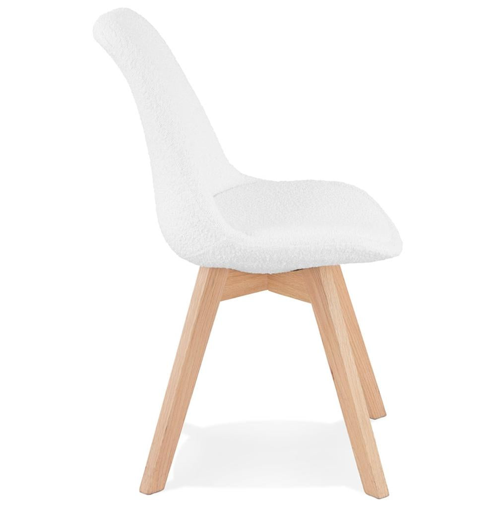 Skandinavischer Küchenstuhl mit Naturholzgestell und Bouclé-Bezug von Kadima Design_