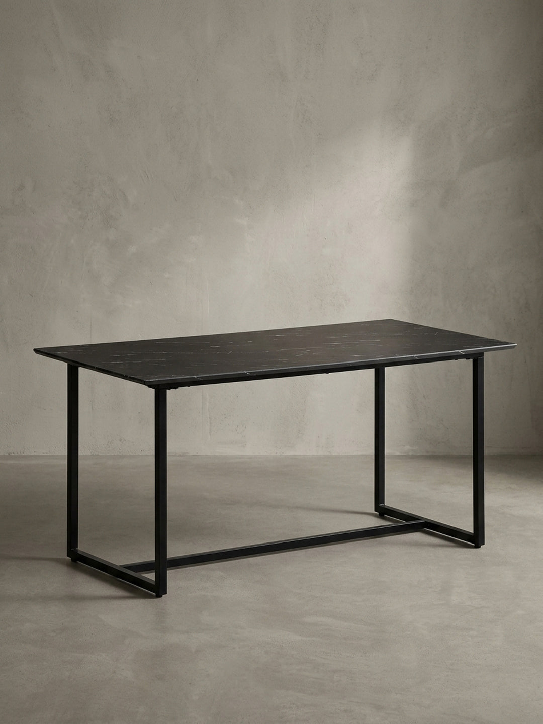 Minimalistischer Esstisch 120x60x76 cm in dunkler Marmor-Optik mit Kufengestell freigestellt vor weißem Hintergrund_