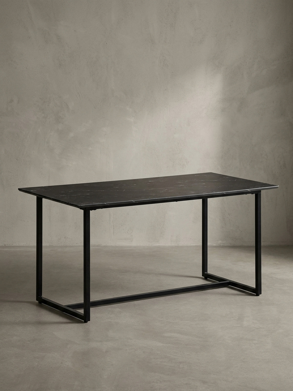 Minimalistischer Esstisch 120x60x76 cm in dunkler Marmor-Optik mit Kufengestell freigestellt vor weißem Hintergrund_