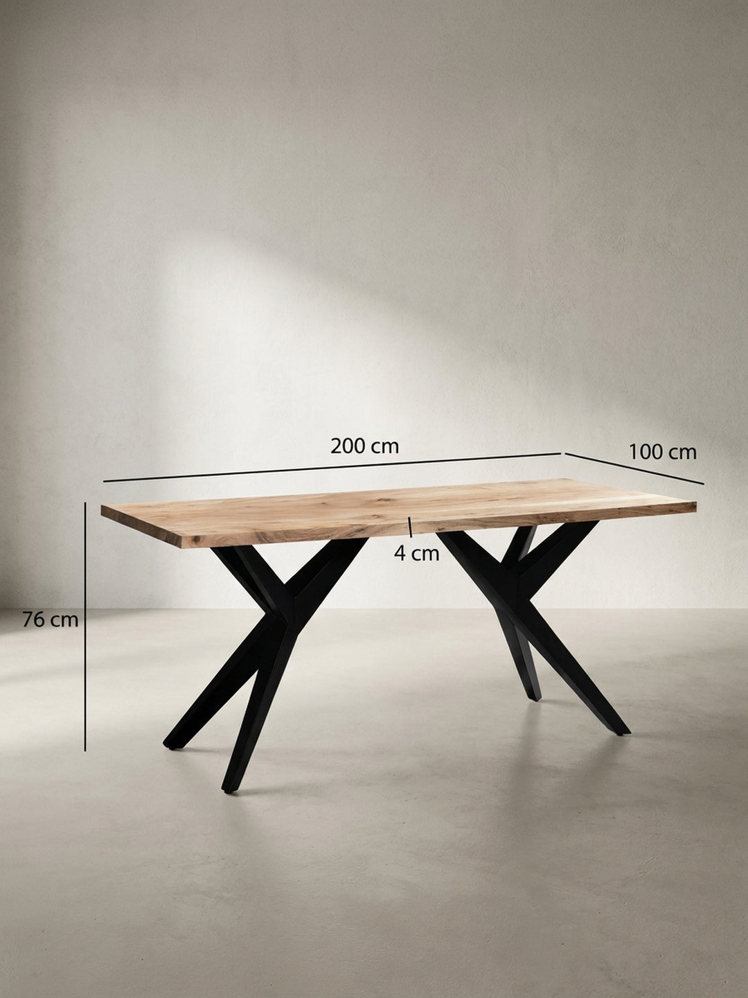 Technisches Bild des Esszimmertisches mit exakten Maßangaben: Länge 200 cm, Breite 100 cm und Höhe 76 cm für die perfekte Raumplanung._