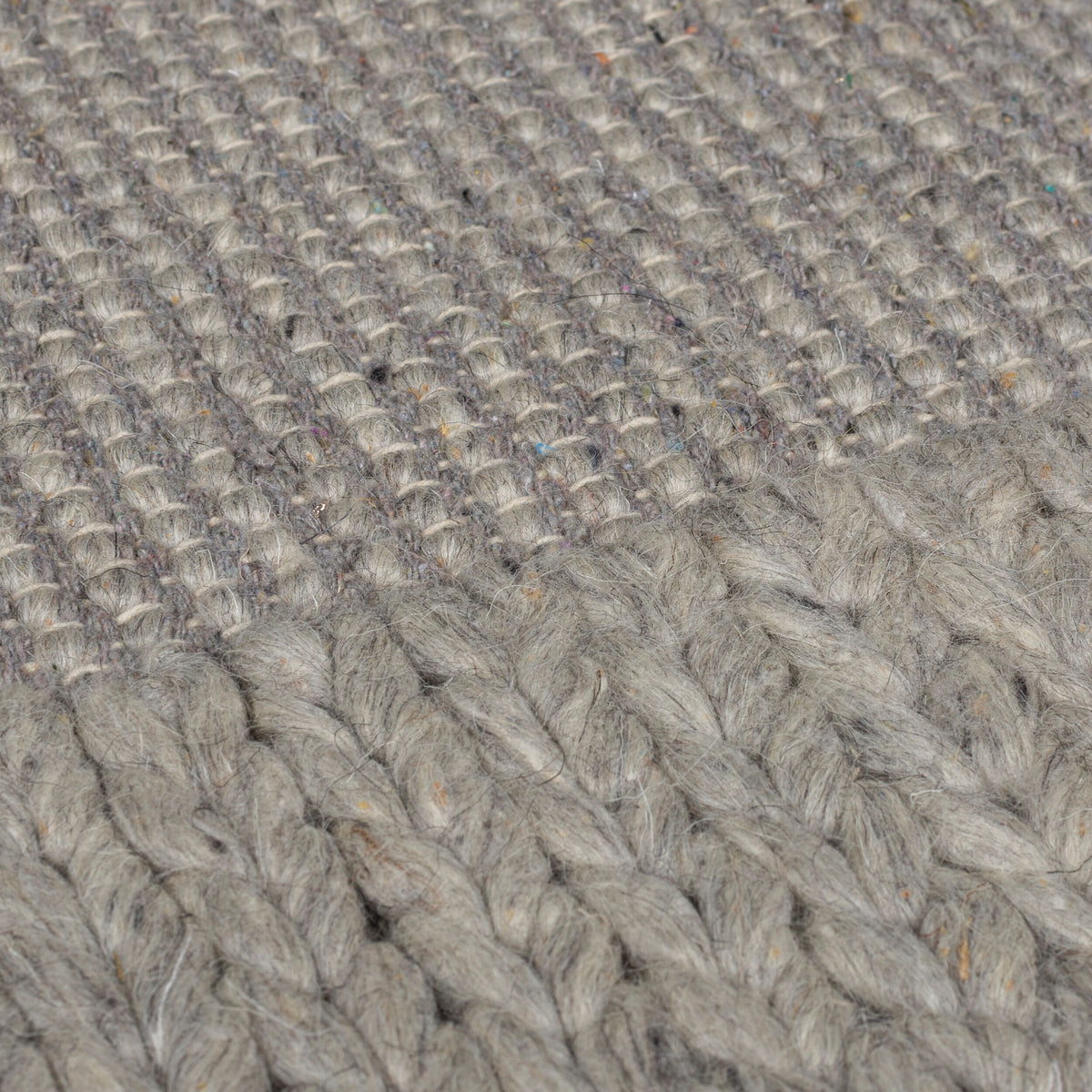 Exklusiver Wohnzimmerteppich aus Wolle-Polyester-Mix_Grau_Rechteckig_