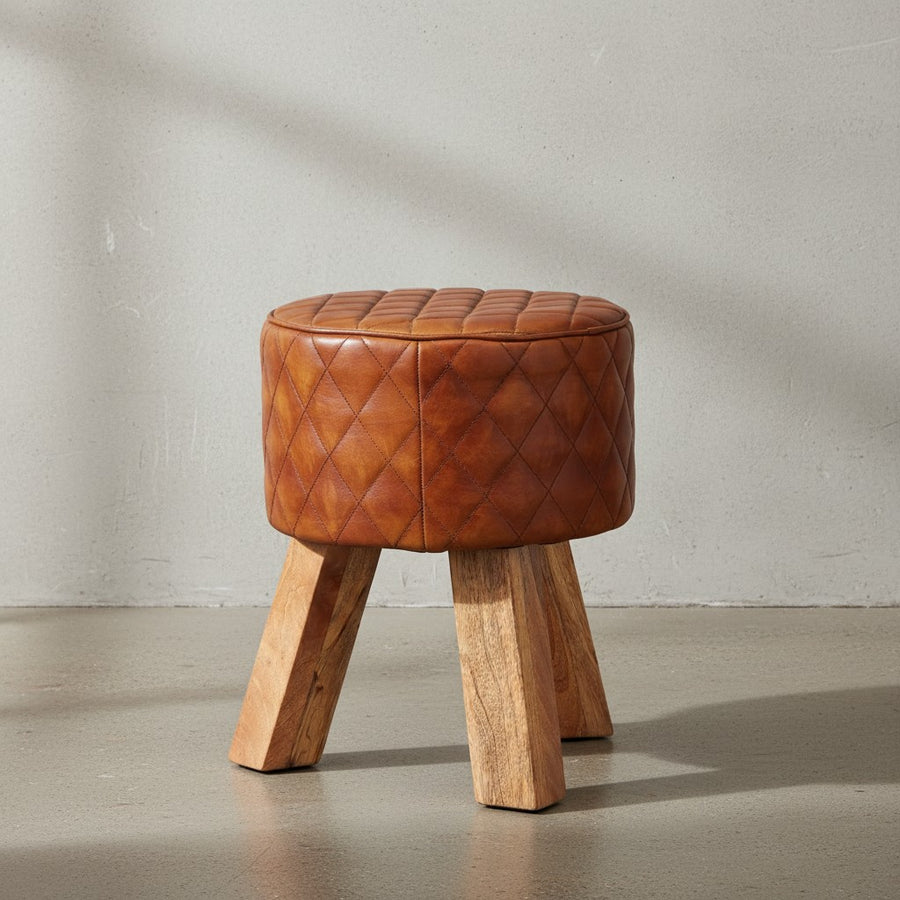 Extravaganter Sitzhocker mit Rautenmuster_ Holz und Leder_ 46 cm Höhe_ Braun - KADIMA DESIGN_Größe_ 35x35x46 cm_