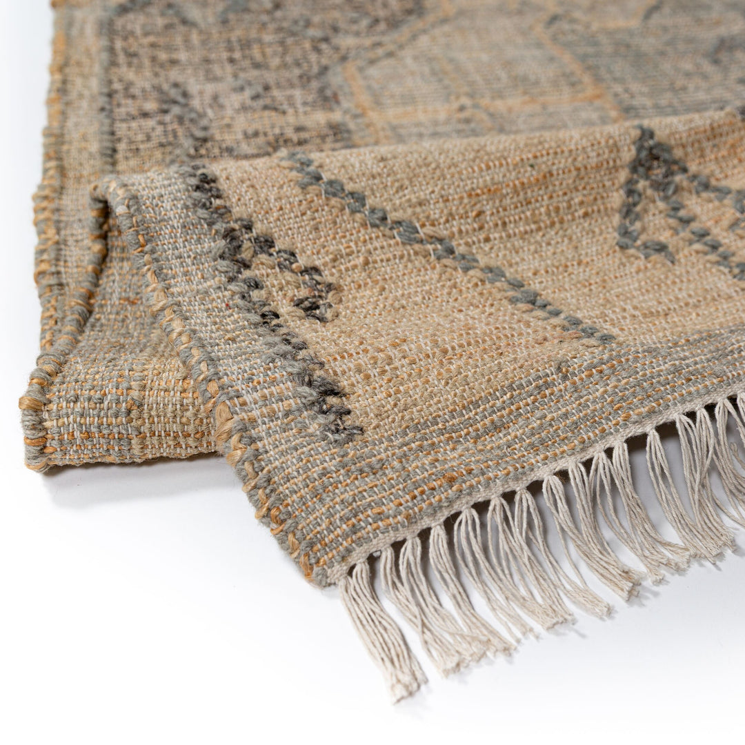 Flachgewebe-Naturfaserteppich mit Vintage-Reliefdesign_