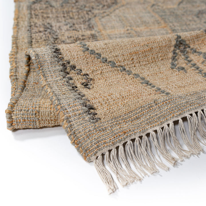 Flachgewebe-Naturfaserteppich mit Vintage-Reliefdesign_