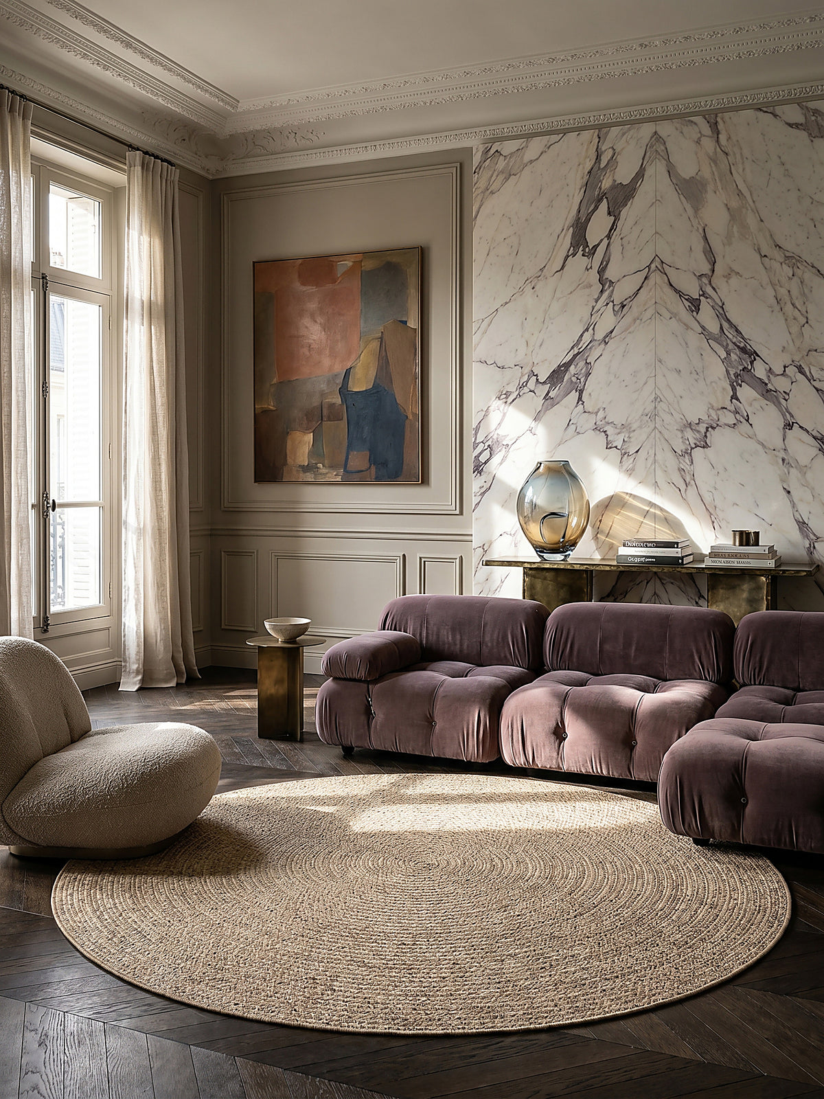Teppich Natur rund im modernen Wohnzimmer_
