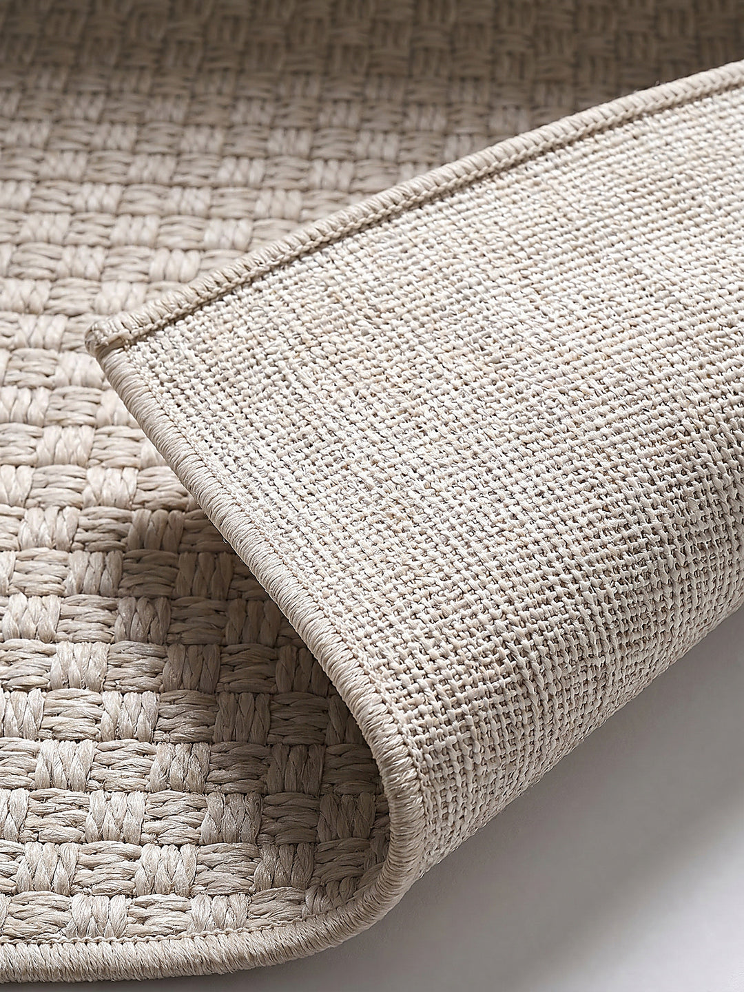 Teppich Beige Kante Verarbeitung_