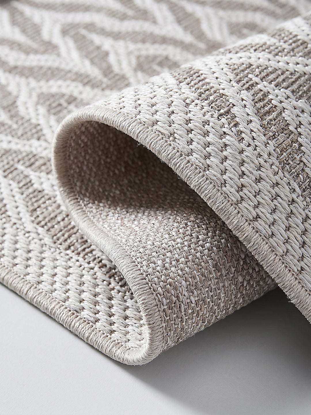 Teppich Beige Kante Verarbeitung_